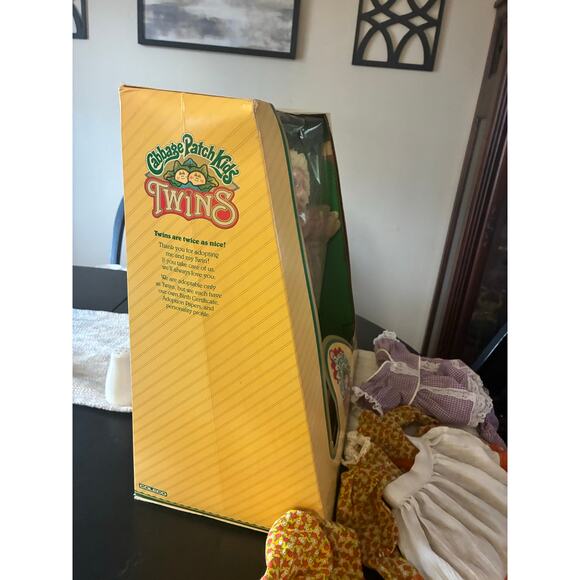 1985 Cabbage Patch Kids Blonde Twins Original Box, Factory Tied Complete Papers - Picture 7 of 11